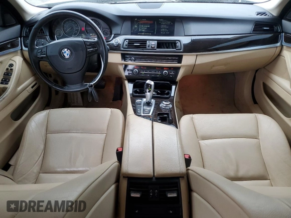 2013 BMW 5 Series 528i xDrive z VIN WBAXH5C57DD106985, wystawiony jako Copart lot #53888225 z przebiegiem 134 685 mil mil oraz Szkoda całkowita • Salvage title. Historia ofert i sprzedaży dostępna na DreamBid. Obrazek 8.