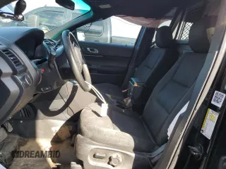 2017 Ford Police Interceptor Utility z VIN 1FM5K8ATXHGC35415, wystawiony jako Copart lot #73063734 z przebiegiem 122 404 mil mil oraz Szkoda całkowita • Salvage title. Historia ofert i sprzedaży dostępna na DreamBid. Obrazek 7.