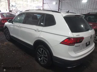 2021 Volkswagen Tiguan S with VIN 3VV1B7AX6MM081755, listed as a IAAI auction lot 41864918 with 40,406 mi miles. Bid and sale history available at carsss.com. Image 3.