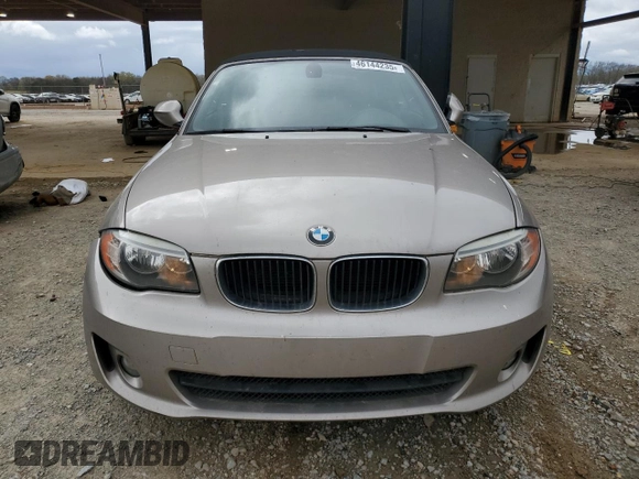 2013 BMW 1 Series 128i z VIN WBAUN1C55DVR01130, wystawiony jako Copart lot #46144235 z przebiegiem 174 491 mil mil oraz Czysty tytuł • Clean title. Historia ofert i sprzedaży dostępna na DreamBid. Obrazek 5.