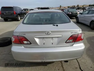 2002 Lexus ES 300 with VIN JTHBF30G825017879, listed as a Copart auction lot 81544894 with 245,783 mi miles and Salvage Title. Bid and sale history available at DreamBid. Image 6.