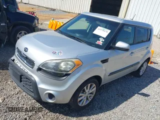 2013 Kia Soul + z VIN KNDJT2A69D7558159, wystawiony jako IAAI lot #41978478 z przebiegiem 223 717 mil mil oraz . Historia ofert i sprzedaży dostępna na DreamBid. Obrazek 17.