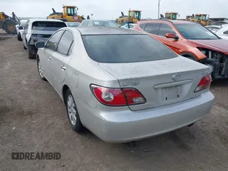 2004 Lexus ES 330 with VIN JTHBA30G445008940, listed as a IAAI auction lot 42127832 with 158,915 mi miles. Bid and sale history available at carsss.com. Image 3.