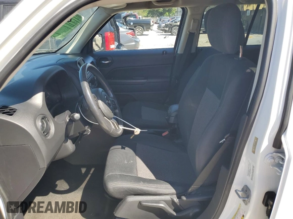 2014 Jeep Patriot Latitude with VIN 1C4NJPFB5ED529903, listed as a Copart auction lot 47980455 with 90,418 mi miles and Salvage Title. Bid and sale history available at carsss.com. Image 7.
