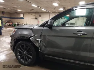 2017 Ford Explorer XLT with VIN 1FM5K8D81HGD27004, listed as a IAAI auction lot 41760831 with 107,187 mi miles. Bid and sale history available at carsss.com. Image 6.