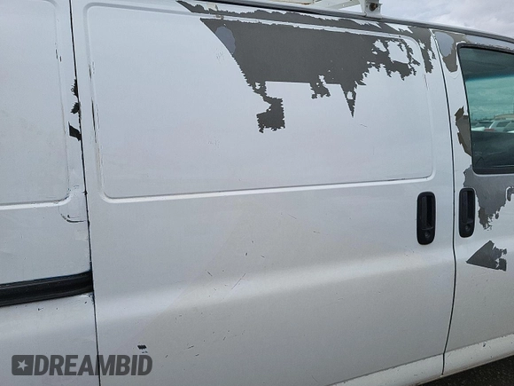2010 Chevrolet Express Cargo with VIN 1GCZGFBA7A1166586, listed as a IAAI auction lot 42670844 with 161,614 mi miles and . Bid and sale history available at DreamBid. Image 15.