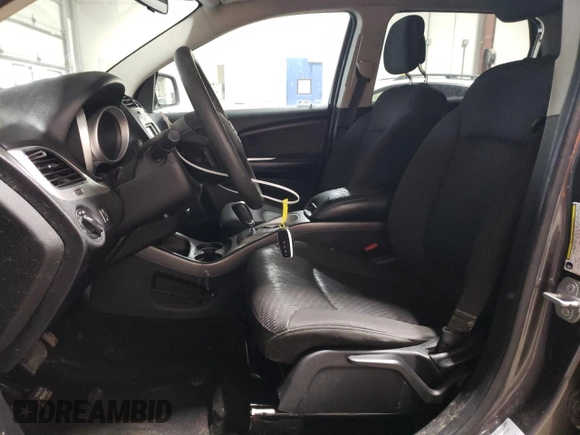 2017 Dodge Journey SE z VIN 3C4PDCAB5HT682795, wystawiony jako Copart lot #57478495 z przebiegiem 120 355 mil mil oraz Czysty tytuł • Clean title. Historia ofert i sprzedaży dostępna na DreamBid. Obrazek 7.
