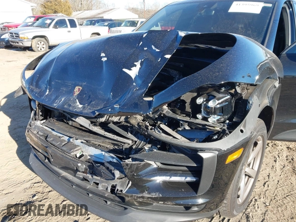 2020 Porsche Macan with VIN WP1AA2A55LLB05013, listed as a IAAI auction lot 41395969 with 69,440 mi miles and . Bid and sale history available at DreamBid. Image 6.