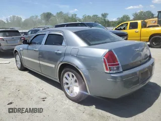 2007 Chrysler 300 Touring z VIN 2C3KA53G07H833643, wystawiony jako Copart lot #56048745 z przebiegiem 191 871 mil mil oraz Szkoda całkowita • Salvage title. Historia ofert i sprzedaży dostępna na DreamBid. Obrazek 2.