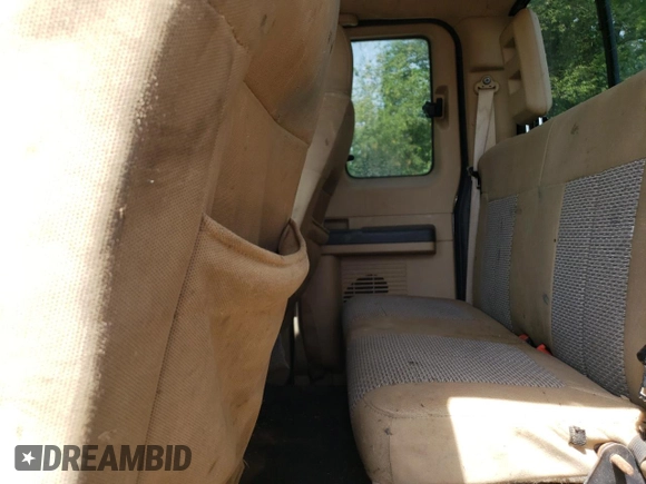 2015 Ford F-250 XLT z VIN 1FT7X2B60FEC50812, wystawiony jako Copart lot #62493675 z przebiegiem 159 058 mil mil oraz Szkoda całkowita • Salvage title. Historia ofert i sprzedaży dostępna na DreamBid. Obrazek 10.