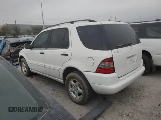 2000 Mercedes-Benz M-Class with VIN 4JGAB54E2YA170332, listed as a Copart auction lot 73206804 with 121,910 mi miles and Non Repairable. Bid and sale history available at carsss.com. Image 2.