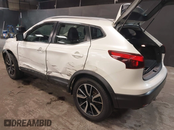 2017 Nissan Rogue Sport SL with VIN JN1BJ1CR4HW103472, listed as a IAAI auction lot 41856392 with 38,584 mi miles. Bid and sale history available at carsss.com. Image 3.