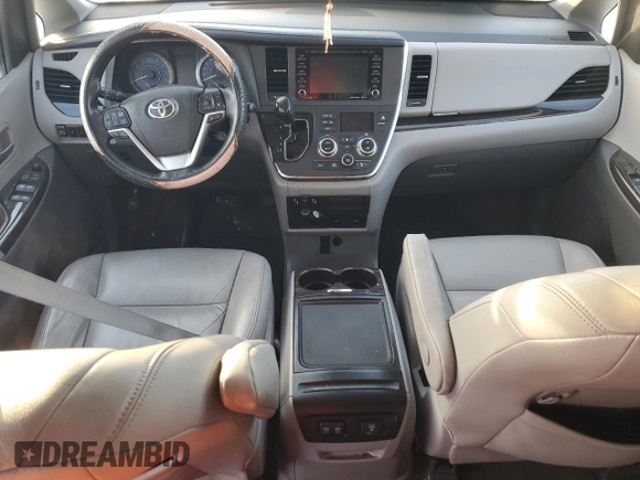 2018 Toyota Sienna XLE Auto Access Seat with VIN 5TDYZ3DC3JS917978, listed as a Copart auction lot 89261165 with 999,999 mi miles and Clean Title. Bid and sale history available at carsss.com. Image 8.