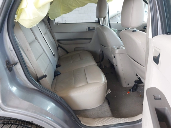2008 Ford Escape Hybrid with VIN 1FMCU59H08KA06691, listed as a IAAI auction lot 42021967 with 221,067 mi miles. Bid and sale history available at carsss.com. Image 8.