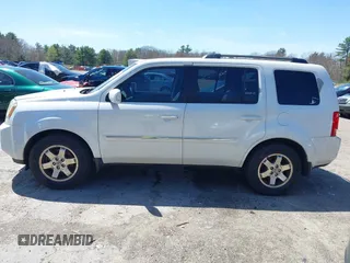 2011 Honda Pilot Touring with VIN 5FNYF4H98BB087713, listed as a IAAI auction lot 42132764 with 250,507 mi miles. Bid and sale history available at carsss.com. Image 15.