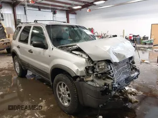 2002 Ford Escape XLT Choice with VIN 1FMYU041X2KD64911, listed as a IAAI auction lot 41590864 with 109,968 mi miles. Bid and sale history available at carsss.com. Image 1.
