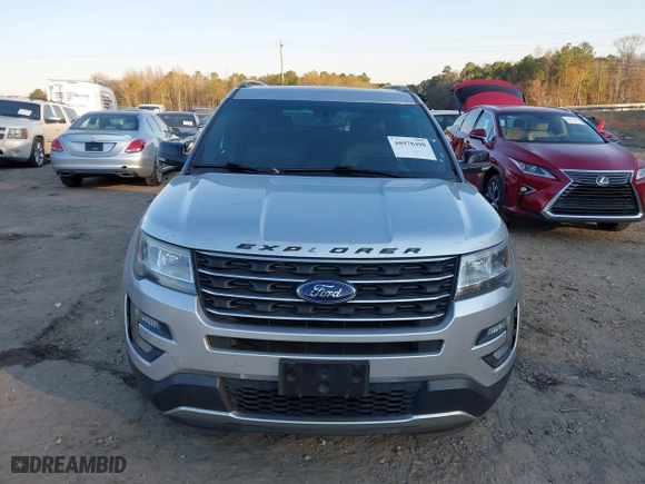 2017 Ford Explorer XLT with VIN 1FM5K8DH3HGB03300, listed as a IAAI auction lot 40978498 with 94,665 mi miles. Bid and sale history available at carsss.com. Image 13.