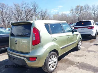 2013 Kia Soul with VIN KNDJT2A57D7635604, listed as a IAAI auction lot 41761711 with 189,848 mi miles. Bid and sale history available at carsss.com. Image 4.