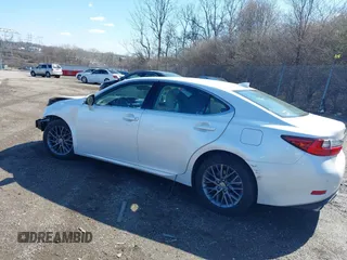 2018 Lexus ES with VIN 58ABK1GG0JU102540, listed as a IAAI auction lot 41858646 with 61,505 mi miles. Bid and sale history available at carsss.com. Image 3.