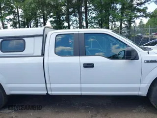 2020 Ford F-150 XL z VIN 1FTFX1C55LKE80693, wystawiony jako IAAI lot #42650150 z przebiegiem 125 739 mil mil oraz . Historia ofert i sprzedaży dostępna na DreamBid. Obrazek 13.