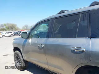 2016 Lexus LX 570 with VIN JTJHY7AX5G4219178, listed as a IAAI auction lot 41780927 with 147,642 mi miles and . Bid and sale history available at DreamBid. Image 15.