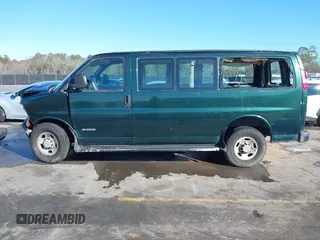 2005 Chevrolet Express Passenger z VIN 1GAGG25V251242079, wystawiony jako IAAI lot #41353852 z przebiegiem 193 081 mil mil oraz . Historia ofert i sprzedaży dostępna na DreamBid. Obrazek 14.