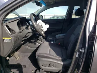 2018 Hyundai Tucson Sport z VIN KM8J3CAL9JU779149, wystawiony jako Copart lot #45682195 z przebiegiem 39 560 mil mil oraz Szkoda całkowita • Salvage title. Historia ofert i sprzedaży dostępna na DreamBid. Obrazek 7.