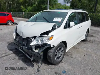 2020 Toyota Sienna XLE Auto Access Seat z VIN 5TDYZ3DC5LS029364, wystawiony jako IAAI lot #42255235 z przebiegiem 44 798 mil mil oraz . Historia ofert i sprzedaży dostępna na DreamBid. Obrazek 6.