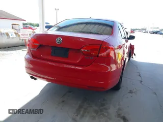 2013 Volkswagen Jetta SE с VIN 3VWDX7AJ0DM355117, выставлен на аукционе IAAI как лот 42350921 с пробегом 130 322 миль миль и . История ставок и продаж доступна на DreamBid. Изображение 16.