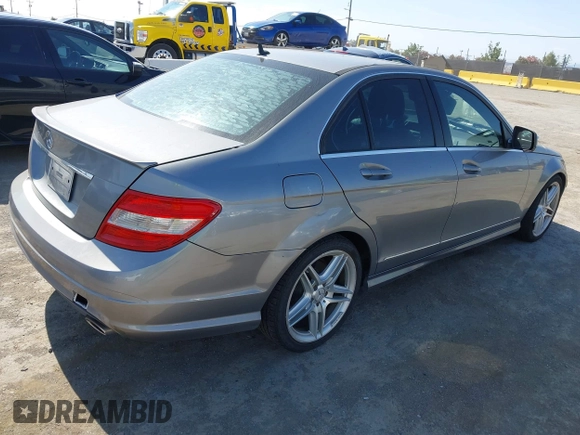 2008 Mercedes-Benz C 300 Sport z VIN WDDGF54X78R027209, wystawiony jako IAAI lot #42586909 z przebiegiem 146 867 mil mil oraz . Historia ofert i sprzedaży dostępna na DreamBid. Obrazek 4.