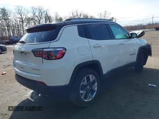 2018 Jeep Compass Limited with VIN 3C4NJDCB6JT360417, listed as a IAAI auction lot 41786511 with 69,929 mi miles and . Bid and sale history available at carsss.com. Image 4.