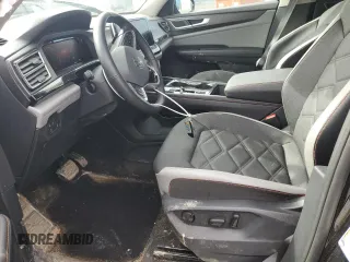 2024 Volkswagen Atlas Peak Edition SE z VIN 1V2CR2CA5RC599779, wystawiony jako Copart lot #49791115 z przebiegiem 25 580 mil mil oraz Szkoda całkowita • Salvage title. Historia ofert i sprzedaży dostępna na DreamBid. Obrazek 7.