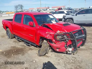 2008 Toyota Tacoma z VIN 5TELU42N58Z558360, wystawiony jako IAAI lot #41923399 z przebiegiem 304 553 mil mil oraz . Historia ofert i sprzedaży dostępna na DreamBid. Obrazek 1.