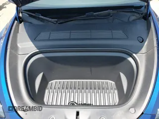 2022 Tesla Model Y Performance z VIN 7SAYGDEF7NF393235, wystawiony jako IAAI lot #42106027 z przebiegiem 50 959 mil mil oraz . Historia ofert i sprzedaży dostępna na DreamBid. Obrazek 10.
