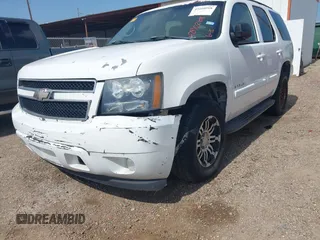 2007 Chevrolet Tahoe LT z VIN 1GNFC13047R219432, wystawiony jako IAAI lot #42410268 z przebiegiem 268 151 mil mil oraz . Historia ofert i sprzedaży dostępna na DreamBid. Obrazek 6.