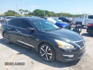 2014 Nissan Altima SV with VIN 1N4AL3AP3EC174276, listed as a IAAI auction lot 42070847 with 128,355 mi miles and . Bid and sale history available at carsss.com. Image 1.