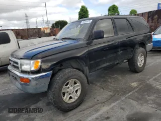 1998 Toyota 4Runner SR5 z VIN JT3GN86R6W0062407, wystawiony jako Copart lot #56494825 z przebiegiem 204 701 mil mil oraz Czysty tytuł • Clean title. Historia ofert i sprzedaży dostępna na DreamBid. Obrazek 1.
