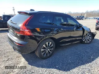 2025 Volvo XC60 Core z VIN YV4M12RJ2S1108717, wystawiony jako Copart lot #49829915 z przebiegiem 1 756 mil mil oraz Szkoda całkowita • Salvage title. Historia ofert i sprzedaży dostępna na DreamBid. Obrazek 3.