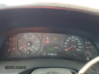 2005 Ford F-250 XL z VIN 1FTSX21P65EA82368, wystawiony jako Copart lot #57249743 z przebiegiem 209 923 mil mil oraz Czysty tytuł • Clean title. Historia ofert i sprzedaży dostępna na DreamBid. Obrazek 9.