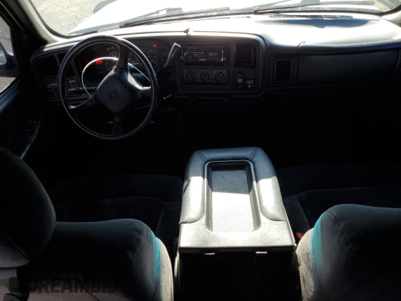 2001 Chevrolet Silverado 1500 LS with VIN 1GCEK19TX1E288438, listed as a Copart auction lot 55347945 with 215,060 mi miles and Clean Title. Bid and sale history available at DreamBid. Image 8.