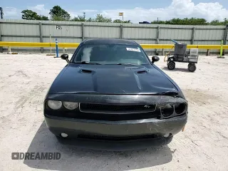 2012 Dodge Challenger R/T Classic z VIN 2C3CDYBT8CH254809, wystawiony jako Copart lot #52767135 z przebiegiem 122 448 mil mil oraz Szkoda całkowita • Salvage title. Historia ofert i sprzedaży dostępna na DreamBid. Obrazek 11.