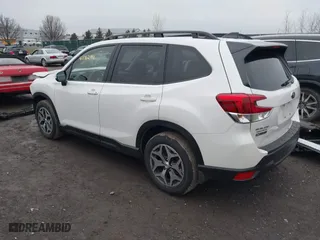 2024 Subaru Forester Premium with VIN JF2SKACC0RH507057, listed as a IAAI auction lot 41062991 with 9,597 mi miles. Bid and sale history available at carsss.com. Image 3.