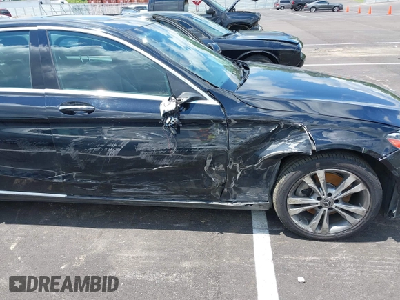 2019 Mercedes-Benz C 300 с VIN 55SWF8EB4KU303738, выставлен на аукционе IAAI как лот 42215291 с пробегом 59 632 миль миль и . История ставок и продаж доступна на DreamBid. Изображение 6.