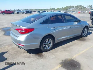 2016 Hyundai Sonata SE z VIN 5NPE24AF3GH348379, wystawiony jako IAAI lot #41645542 z przebiegiem 172 022 mil mil oraz . Historia ofert i sprzedaży dostępna na DreamBid. Obrazek 4.