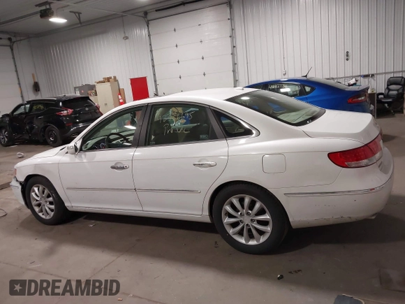 2008 Hyundai Azera Limited с VIN KMHFC46F98A298196, выставлен на аукционе IAAI как лот 42336695 с пробегом 120 787 миль миль и . История ставок и продаж доступна на DreamBid. Изображение 14.