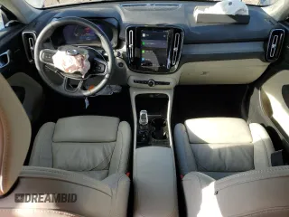 2023 Volvo XC40 Ultimate Bright Theme с VIN YV4L12UA2P2018231, выставлен на аукционе Copart как лот 41922235 с пробегом 39 681 миль миль и Списание • Salvage title. История ставок и продаж доступна на DreamBid. Изображение 8.