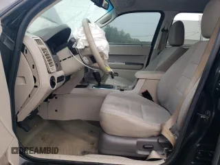 2012 Ford Escape XLT z VIN 1FMCU9DG4CKA23816, wystawiony jako Copart lot #61084425 z przebiegiem Nie podano mil oraz Szkoda całkowita • Salvage title. Historia ofert i sprzedaży dostępna na DreamBid. Obrazek 7.