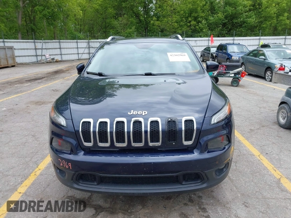 2016 Jeep Cherokee Latitude z VIN 1C4PJMCB2GW145287, wystawiony jako IAAI lot #42302969 z przebiegiem 124 974 mil mil oraz . Historia ofert i sprzedaży dostępna na DreamBid. Obrazek 12.