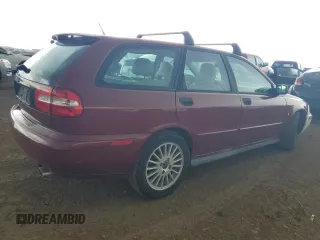 2004 Volvo V40 z VIN YV1VW27584F099598, wystawiony jako Copart lot #67156814 z przebiegiem 99 046 mil mil oraz Tytuł czysty. Historia ofert i sprzedaży dostępna na DreamBid. Obrazek 3.