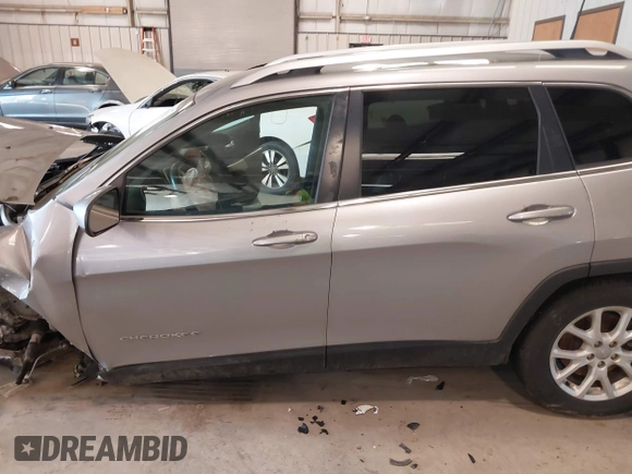 2018 Jeep Cherokee Latitude with VIN 1C4PJMCB7JD539368, listed as a IAAI auction lot 41525131 with Not Provided miles. Bid and sale history available at carsss.com. Image 14.